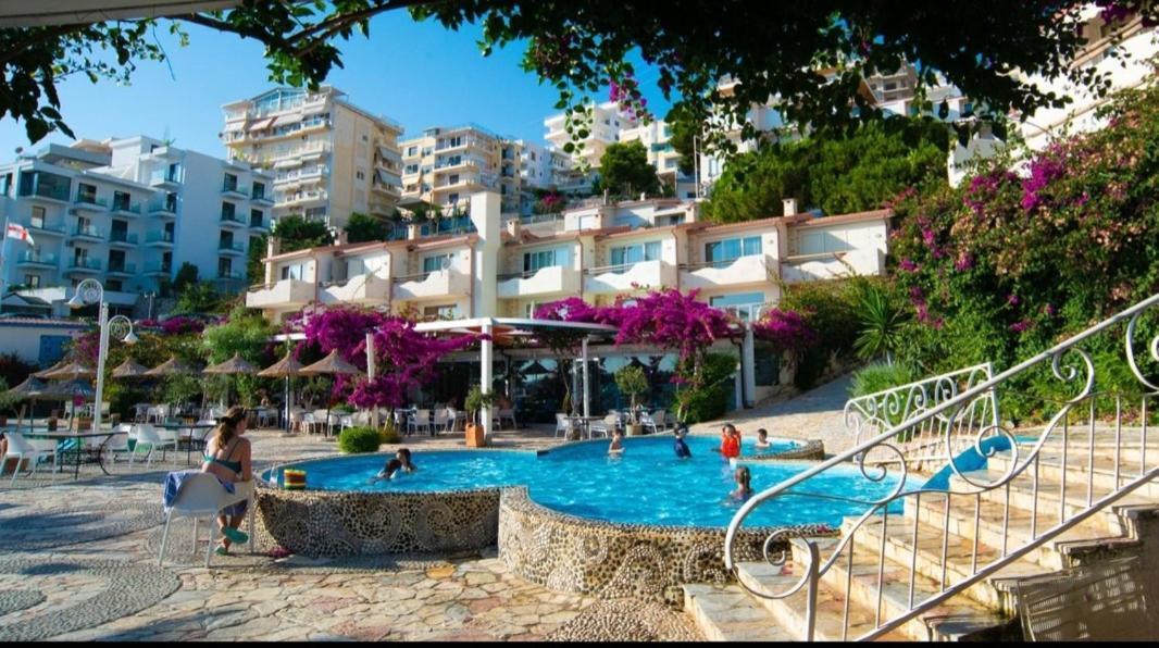 Bougainvill Sunset Villa Sarandë 外观 照片