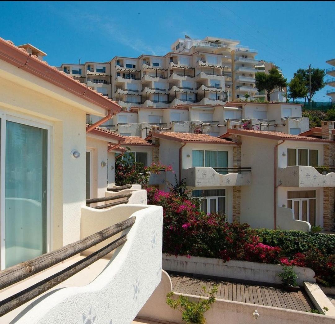 Bougainvill Sunset Villa Sarandë 外观 照片